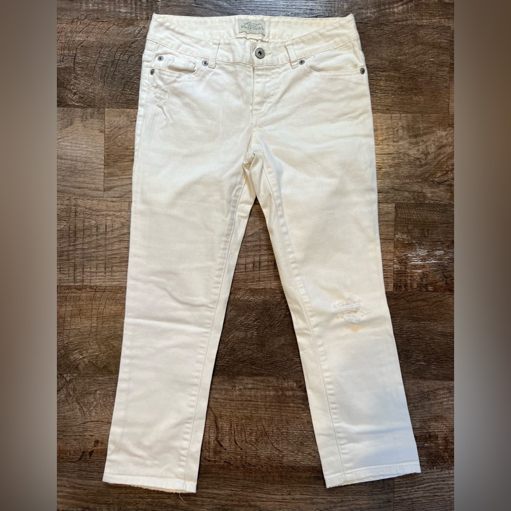 Aeropostale White Distressed Capris